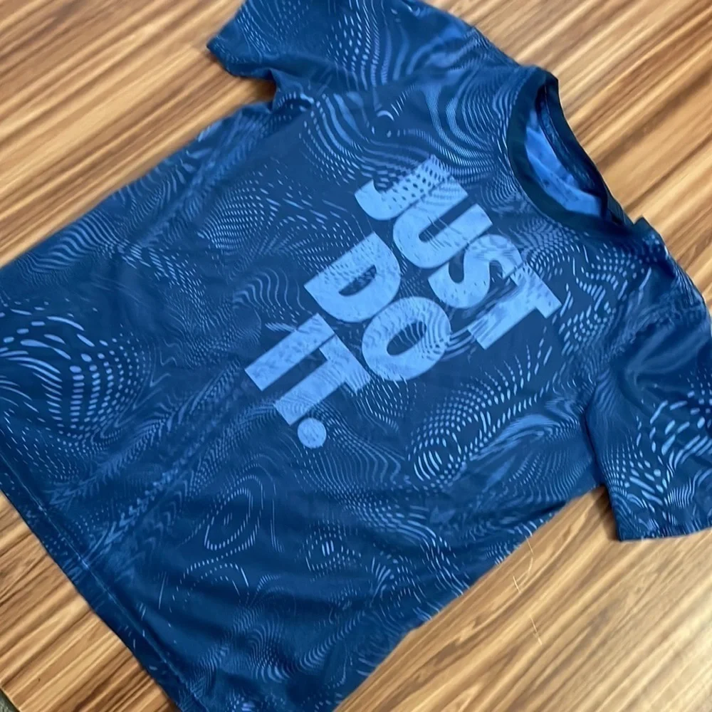 NIKE Dri Fit T-shirt Size Large